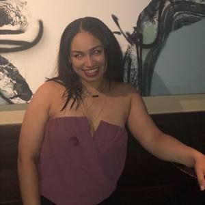 Meet your Posher, Alexis